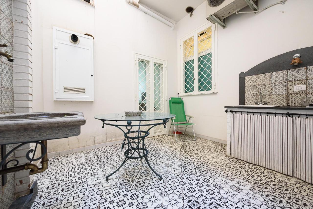 Palazzo Dello Spagnolo Suite Nápoles Exterior foto